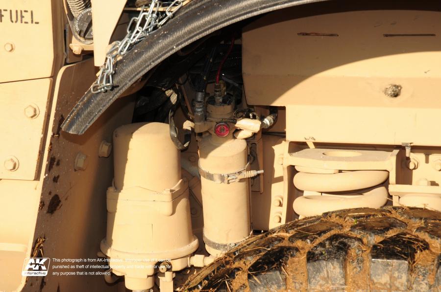 Детали экстерьера Oshkosh M-ATV 2009 года  (фото 70 из 676)